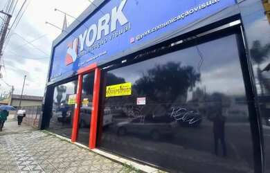 Imagem: O depósito possui 3 Vagas na garagem, 250m² de Área e está