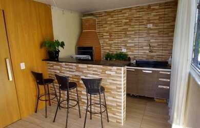 Imagem: A casa possui 3 Dormitórios, 1 Banheiro e está localizado