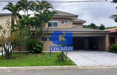 Imagem: A casa em condomínio possui 4 Dormitórios, 5 Banheiros, 3