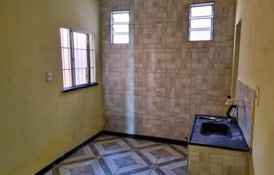 Imagem 1: Aluga-se casa no 18 do forte,aluguel já incluindo água e luz