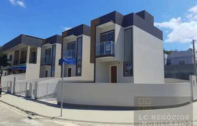 Imagem: A casa possui 2 Dormitórios, 1 Banheiro, 1 Vaga na garagem