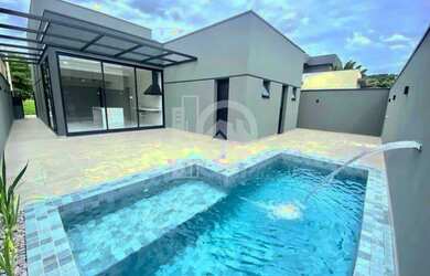 Imagem: A casa em condomínio possui 3 Dormitórios, 4 Banheiros, 2