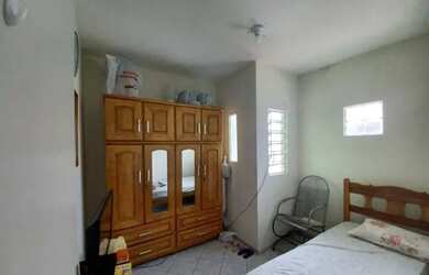 Imagem: A casa à venda possui 2 Dormitórios, 1 Banheiro, 1 Vaga na