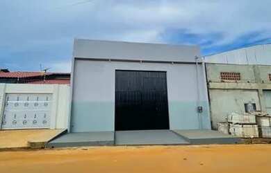 Imagem: O depósito possui 2 Vagas na garagem, 250m² de Área e está