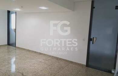 Imagem: O depósito possui 3 Vagas na garagem, 226m² de Área e está