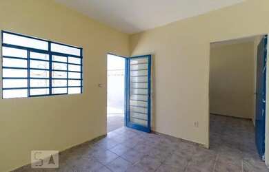 Imagem: A casa possui 1 Dormitório, 1 Banheiro e 40m² de Área e está