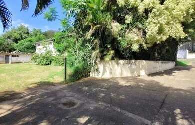 Imagem: O depósito possui 5 Vagas na garagem, 450m² de Área e está