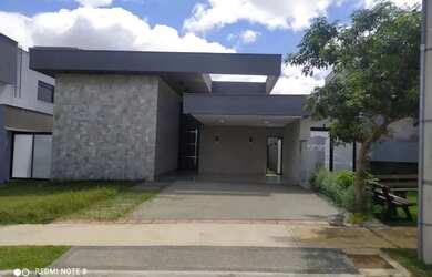 Imagem: A casa em condomínio possui 3 Dormitórios, 3 Banheiros, 156m²