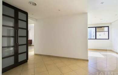 Imagem: O depósito possui 1 Vaga na garagem e 62m² de Área e está