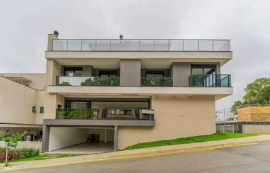 Imagem: A casa em condomínio possui 4 Dormitórios, 5 Banheiros, 4