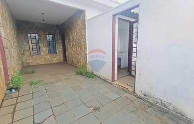 Imagem: O depósito possui 2 Vagas na garagem, 90m² de Área e está