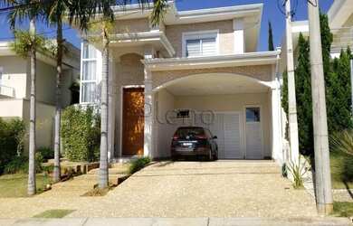 Imagem: A casa em condomínio possui 5 Dormitórios, 3 Banheiros, 4