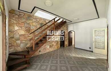 Imagem 2: EXCELENTE CASA COMERCIAL E RESIDENCIAL COM ÓTIMA LOCALIZAÇÃO NO BAIRRO...