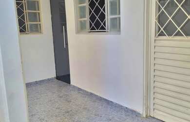 Imagem: A casa possui 2 Dormitórios e está localizado em Ceilândia