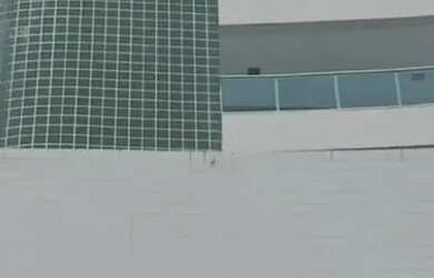 Imagem: O apartamento e possui 2 Dormitórios, Suítes, 2 Banheiros