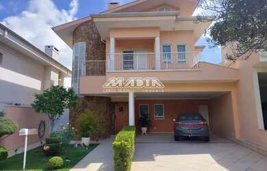 Imagem: A casa em condomínio possui 3 Dormitórios, 4 Banheiros, 4