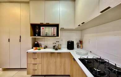 Imagem: A casa em condomínio possui 2 Dormitórios, 3 Banheiros, 2