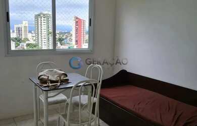 Imagem: O apartamento possui 1 Dormitório, 1 Banheiro, 1 Vaga na garagem