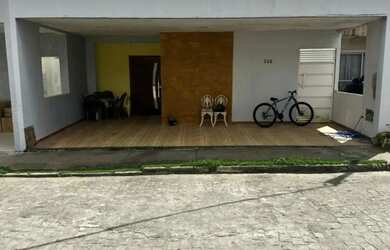 Imagem: A casa possui 2 Dormitórios, 1 Banheiro, 1 Vaga na garagem