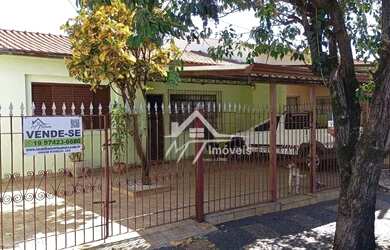 Imagem: A casa possui 3 Dormitórios, 2 Banheiros, 130m² de Área e