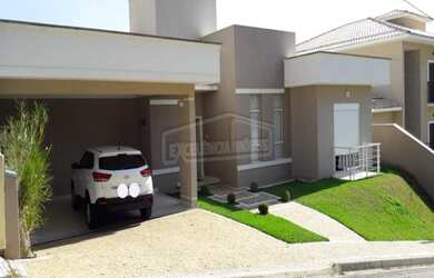 Imagem: A casa em condomínio possui 3 Dormitórios, 2 Banheiros, 227m²