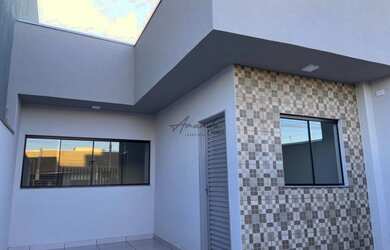 Imagem: A casa possui 2 Dormitórios, 1 Banheiro, 1 Vaga na garagem