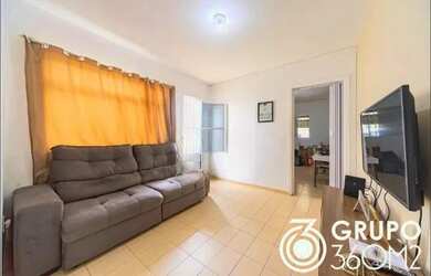 Imagem: A casa possui 2 Dormitórios, 2 Banheiros, 2 Vagas na garagem