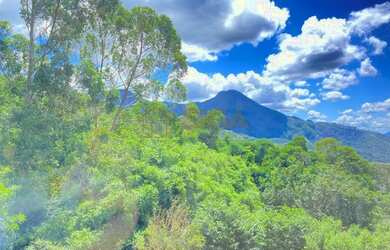Imagem: A casa possui 5 Dormitórios, 5 Banheiros, 2 Vagas na garagem
