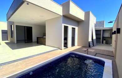 Imagem: A casa em condomínio possui 3 Dormitórios, 4 Banheiros, 4