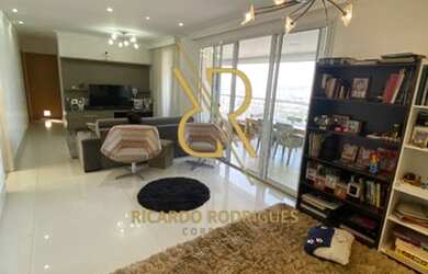 Imagem: O apartamento possui 4 Dormitórios, 5 Banheiros, 3 Vagas na