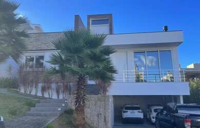 Imagem: A casa em condomínio possui 3 Dormitórios, 3 Banheiros, 2