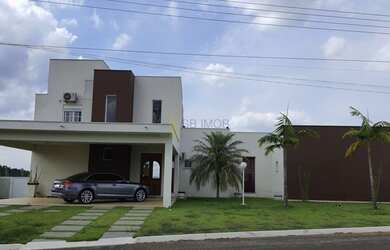 Imagem: A casa em condomínio possui 4 Dormitórios, 5 Banheiros, 3