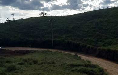 Imagem: O terreno possui 1.000m² de Área e está localizado em Vila