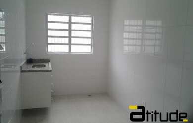 Imagem: O depósito possui 4 Vagas na garagem e 420m² de Área e está