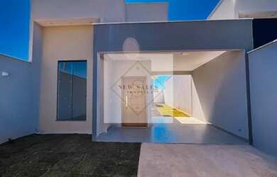 Imagem: A casa possui 3 Dormitórios, 3 Banheiros, 2 Vagas na garagem