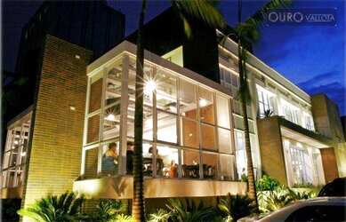 Imagem: O depósito possui 5 Vagas na garagem, 980m² de Área e está