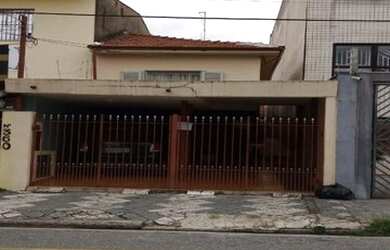 Imagem: A casa possui 2 Dormitórios, 1 Banheiro, 2 Vagas na garagem