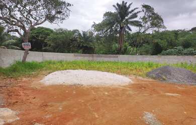 Imagem: O terreno e está localizado em Cassange, Salvador à venda