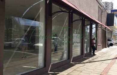 Imagem: O depósito possui 5 Vagas na garagem, 210m² de Área e está