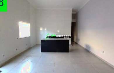 Imagem: A casa possui 3 Dormitórios, 2 Banheiros, 4 Vagas na garagem