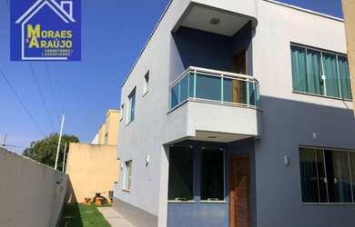 Imagem: A casa possui 4 Dormitórios, 4 Banheiros, 5 Vagas na garagem