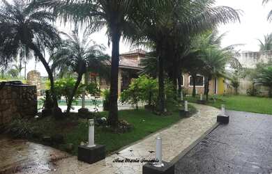 Imagem: A casa possui 1 Dormitório, 2 Banheiros, 5 Vagas na garagem