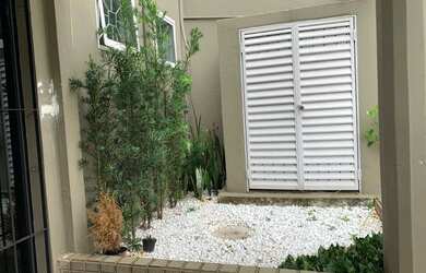 Imagem: O depósito possui 2 Vagas na garagem, 100m² de Área e está