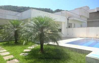 Imagem: A casa em condomínio possui 3 Dormitórios, 2 Banheiros, 2