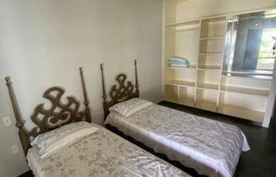 Imagem 2: ZR- Aluga-se casa de praia para temporada. Leia o anuncio