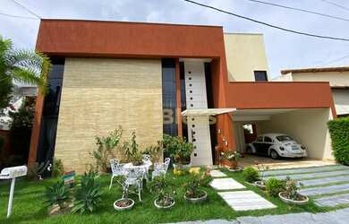 Imagem: A casa possui 4 Dormitórios, 1 Banheiro, 4 Vagas na garagem