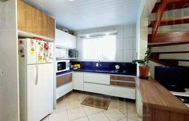 Imagem: A casa possui 2 Dormitórios, 2 Banheiros, 1 Vaga na garagem