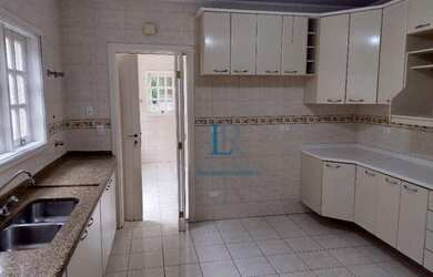 Imagem: A casa em condomínio possui 4 Dormitórios, 4 Banheiros, 2