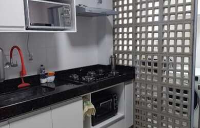 Imagem: O apartamento possui 3 Dormitórios, 1 Banheiro, 1 Vaga na garagem