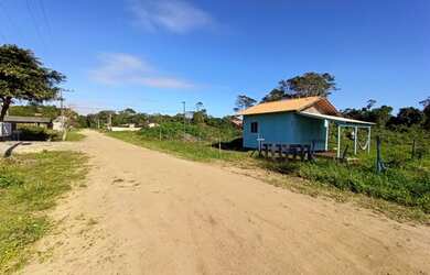 Imagem: O terreno possui 300m² de Área e está localizado em Balneário